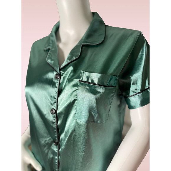 Sexy Shiny Satin Shorty PJs, Ladies Small, New condition - Picture 4 of 4